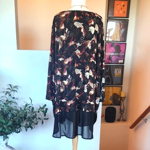🏷️AVENUE Eden Tunic in Horsefeather Print Size 5X - Picture 10 of 14